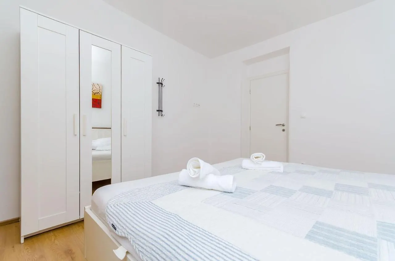 Apartment Rizza トロギール クロアチア