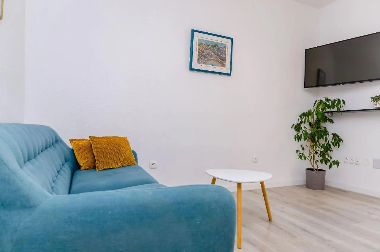 Apartment Rizza トロギール